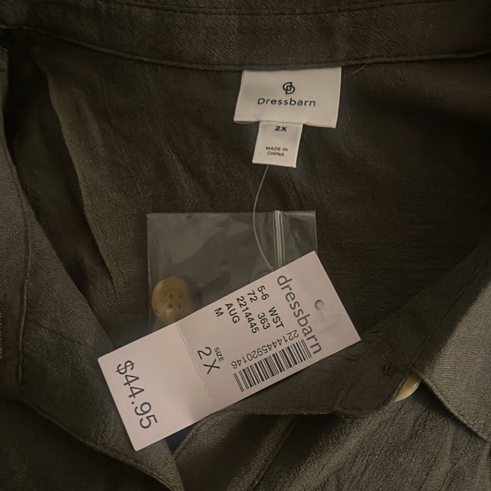 New Dress Barn Button Down Shirt Olive Green 3/4 Sleeve Collared Lightweight - Picture 3 of 4